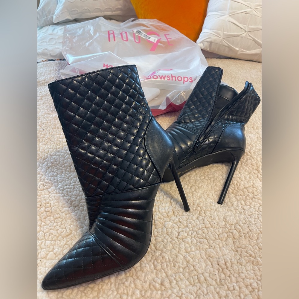 Woman black heels